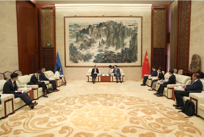 ꐵ��ŕ�Ҋ�п˼��F������ί�W��